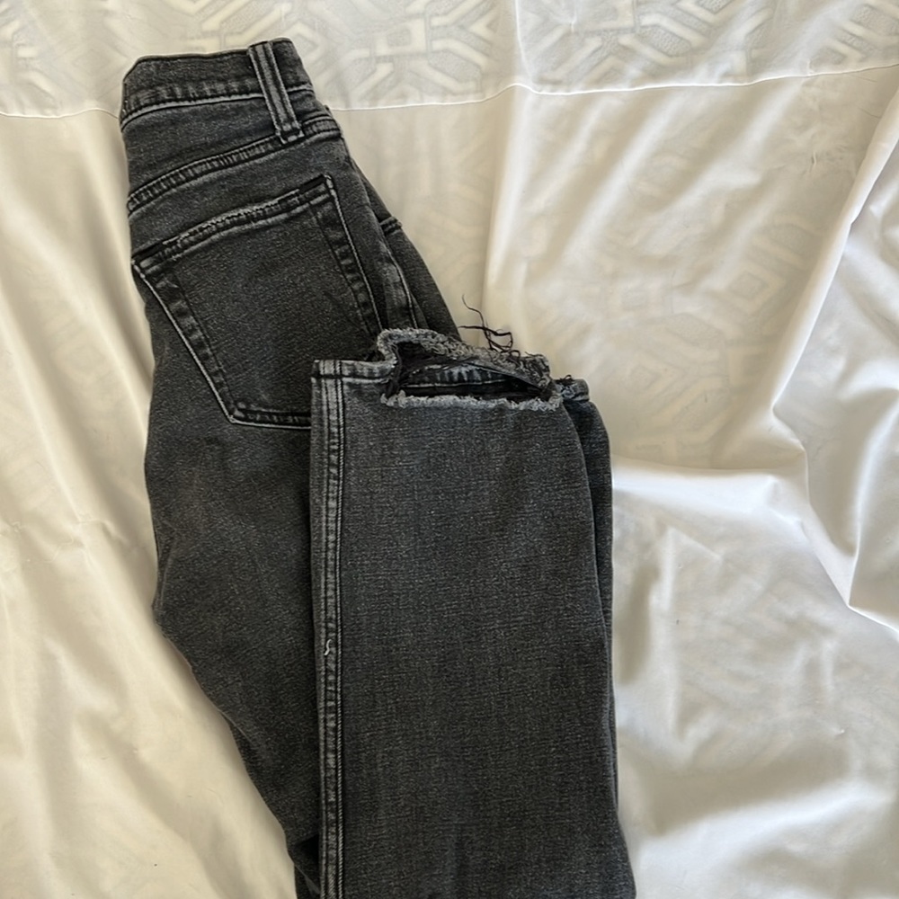 Abercrombie & Fitch Women’s Skinny Ripped Jeans - Picture 4 of 4